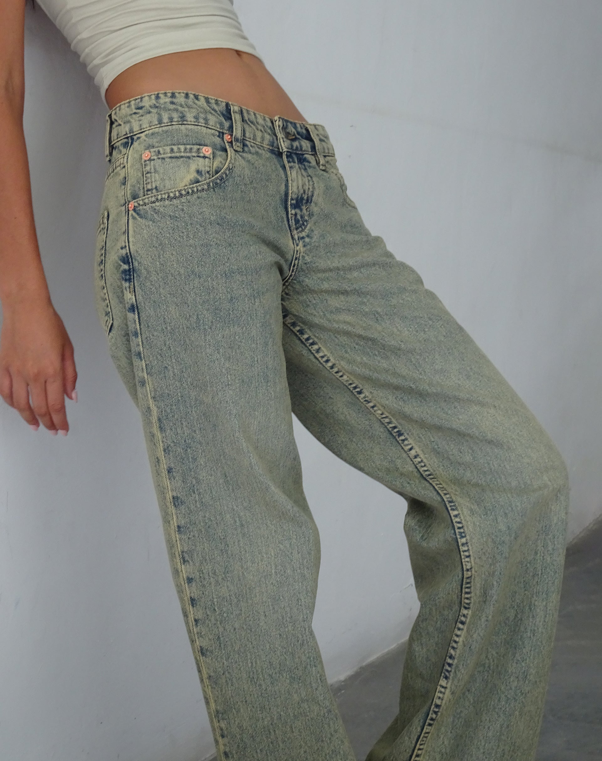ACID BLUE LOW RISE JEANS