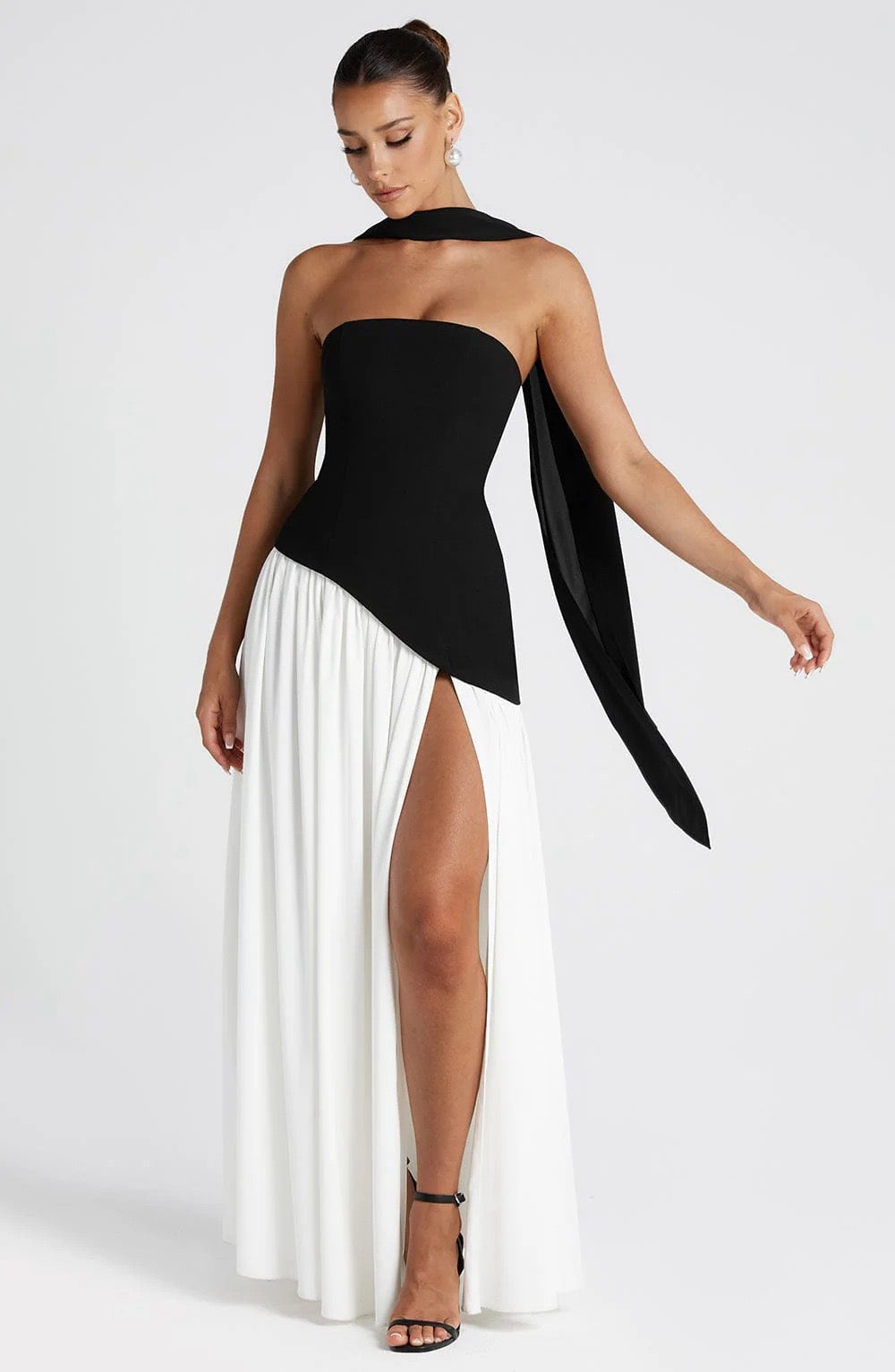 Sainte | Elegant Maxi Dress