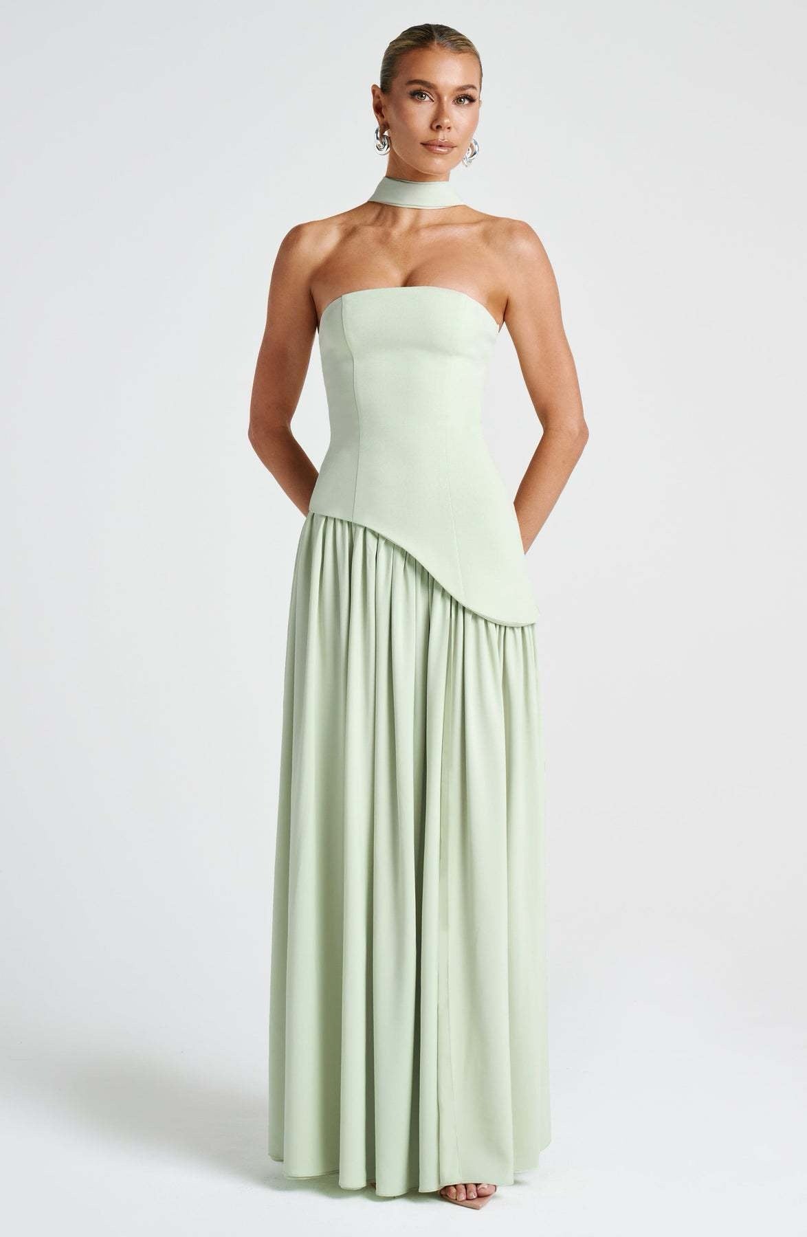 Sainte | Elegant Maxi Dress