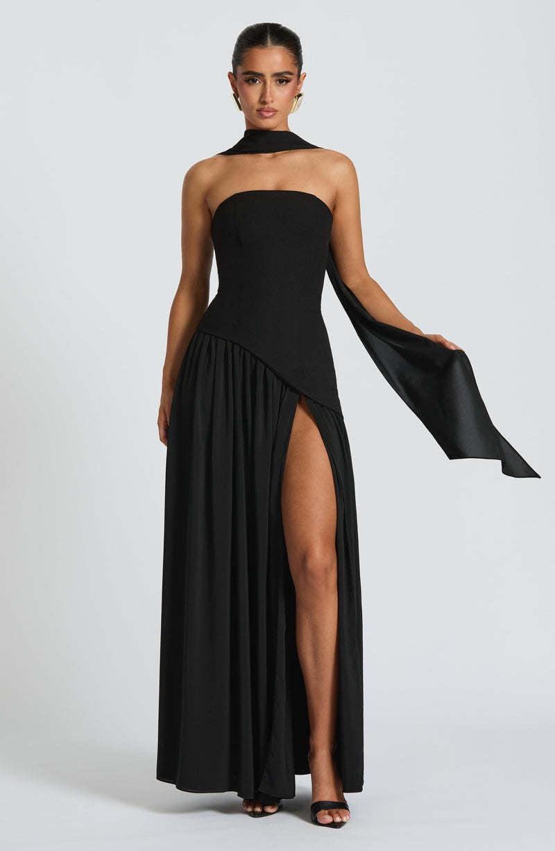 Sainte | Elegant Maxi Dress