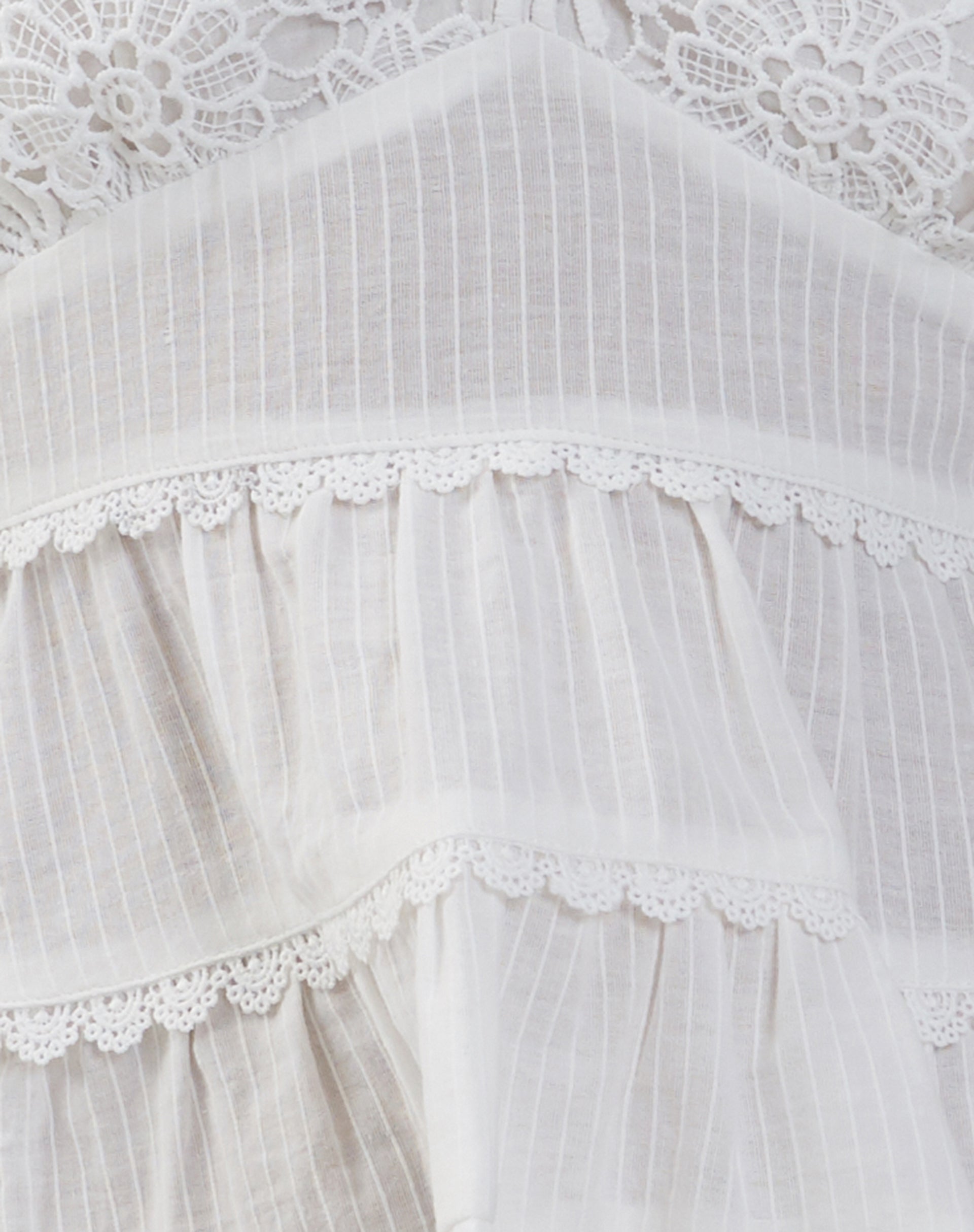 WHITE HALTERNECK TOP