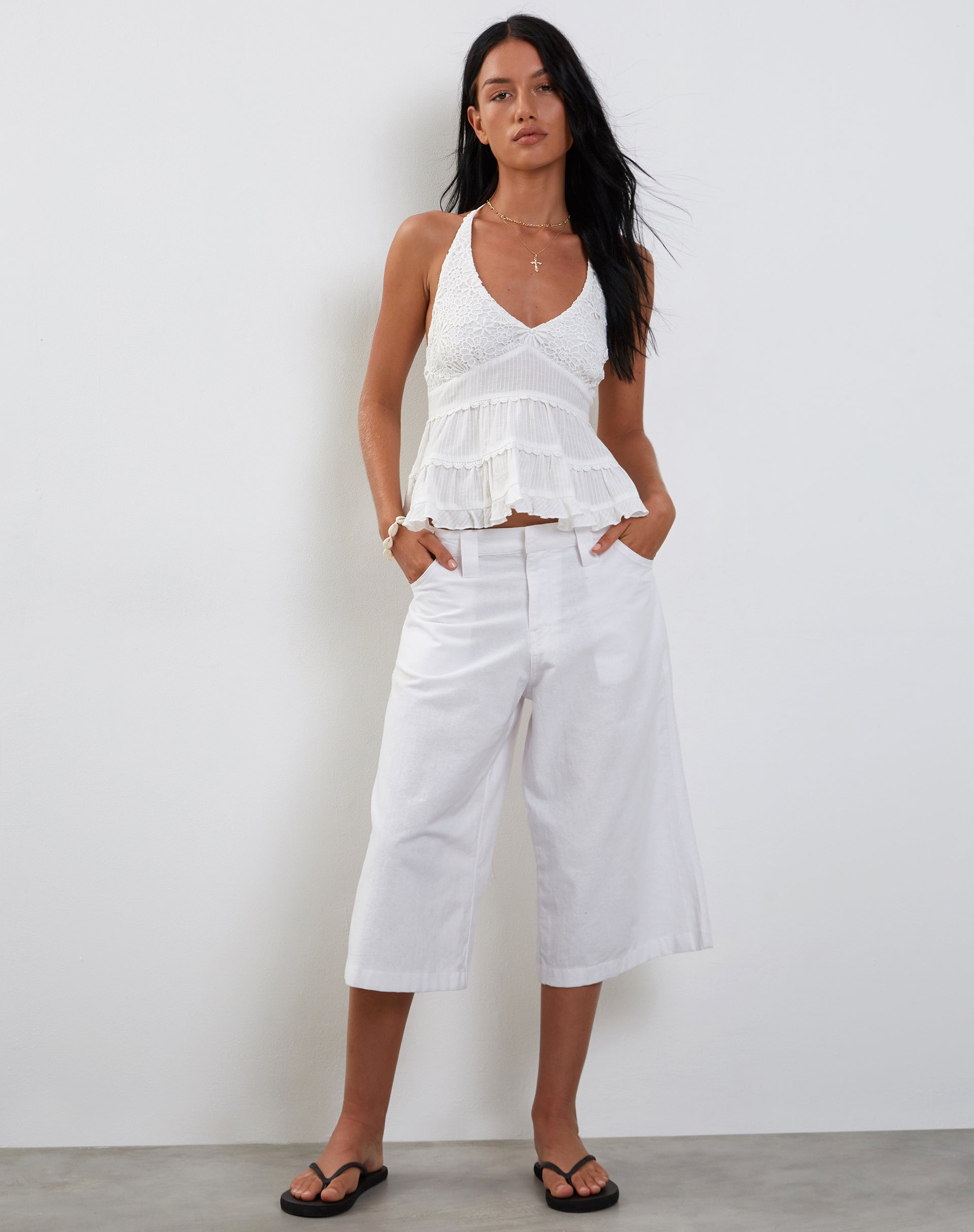 WHITE HALTERNECK TOP